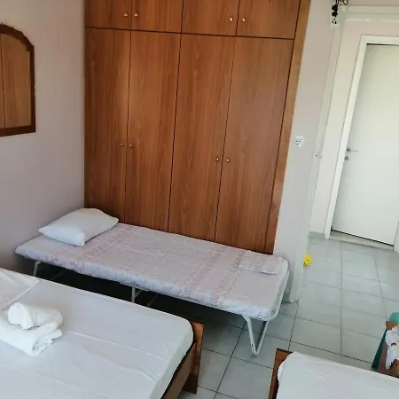 Adamidis Paralia Skotinis