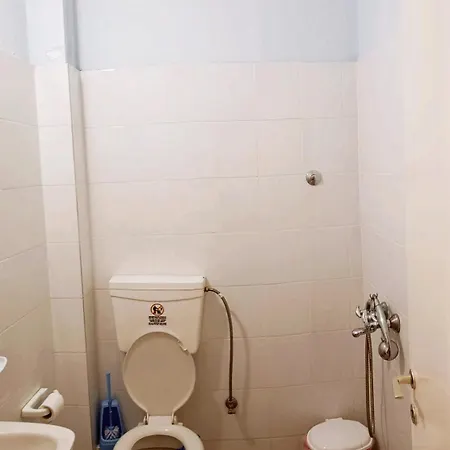 Adamidis Paralía Skotínis