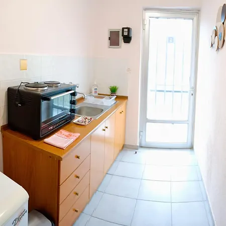 Apartment Adamidis Paralía Skotínis