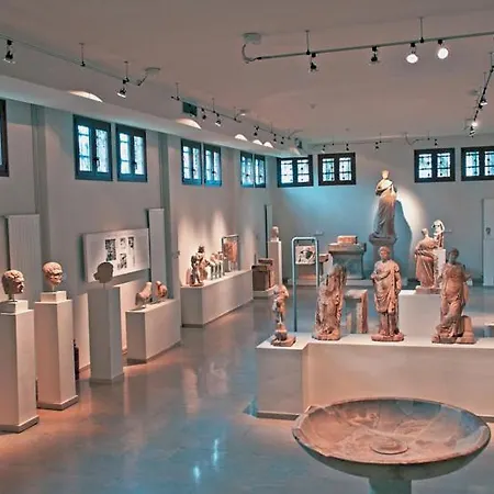 Adamidis Paralía Skotínis